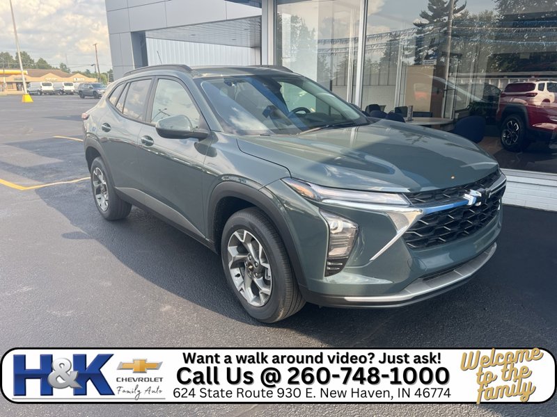 New 2025 Chevrolet Trax LT w/ Driver Confidence Package image 1