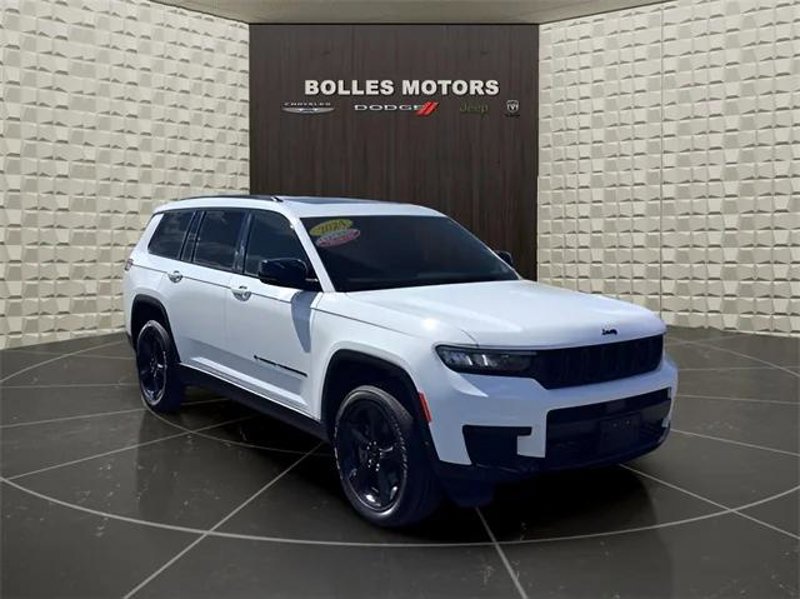 Certified 2024 Jeep Grand Cherokee L Altitude image 1