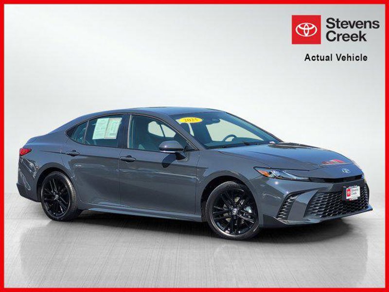 Certified 2025 Toyota Camry SE image 1