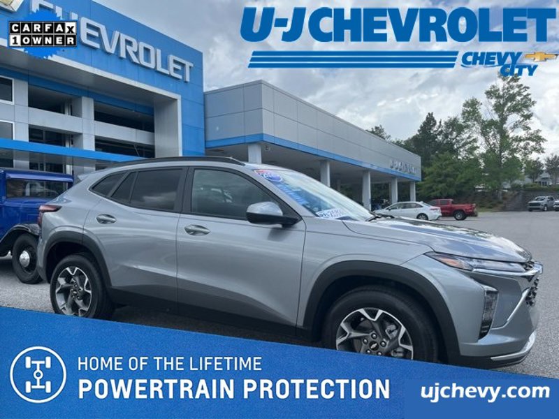 Certified 2025 Chevrolet Trax LT w/ LT Convenience Package image 1