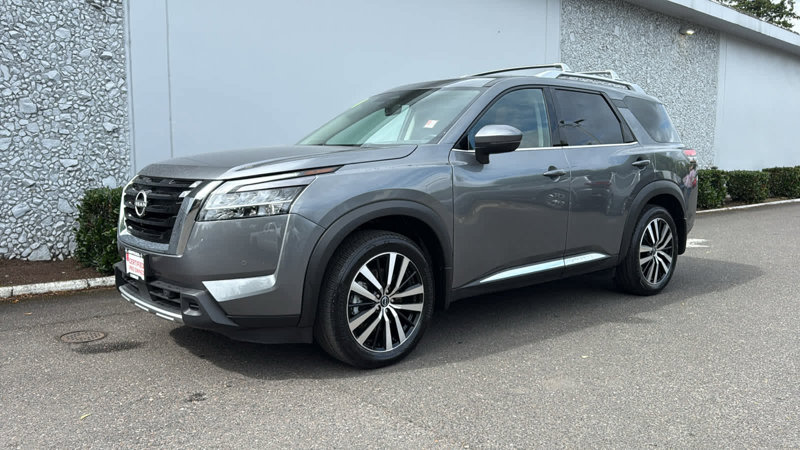 Certified 2024 Nissan Pathfinder Platinum w/ Cargo Package image 1