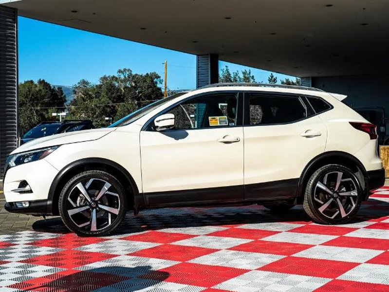 Certified 2022 Nissan Rogue Sport SL w/ Premium Package image 1