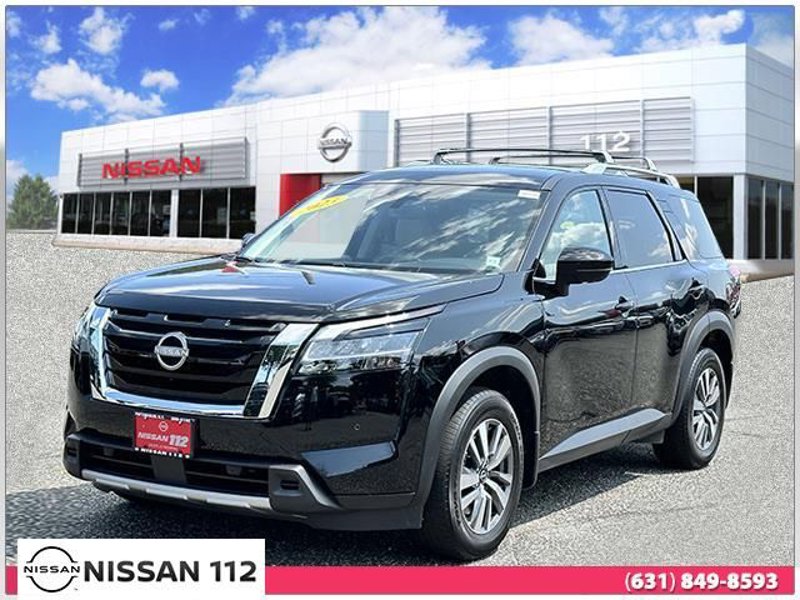 Certified 2023 Nissan Pathfinder SL image 1