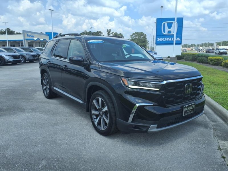 Certified 2023 Honda Pilot Touring image 1