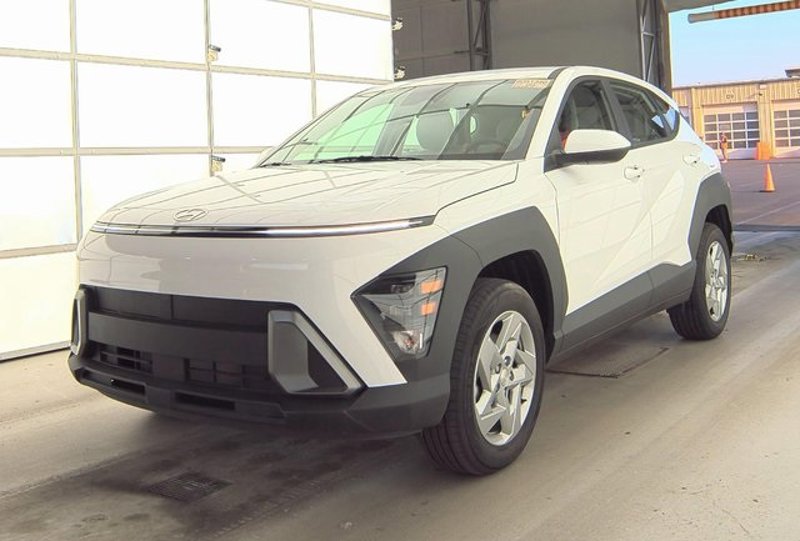 Certified 2024 Hyundai Kona SE image 1