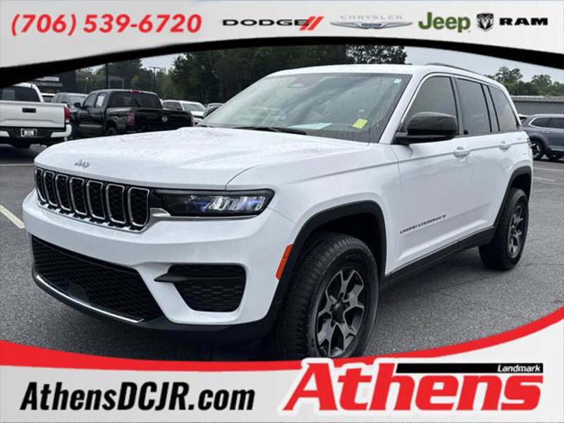 Certified 2024 Jeep Grand Cherokee Laredo image 1