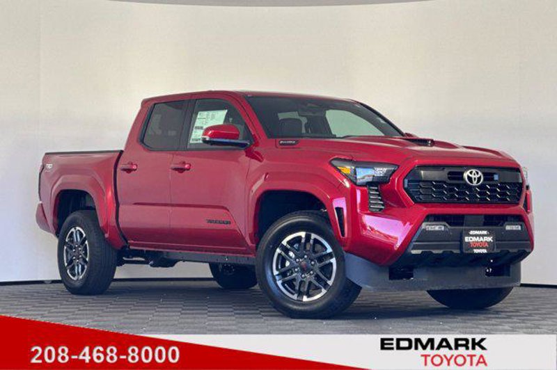 Certified 2025 Toyota Tacoma TRD Sport image 1