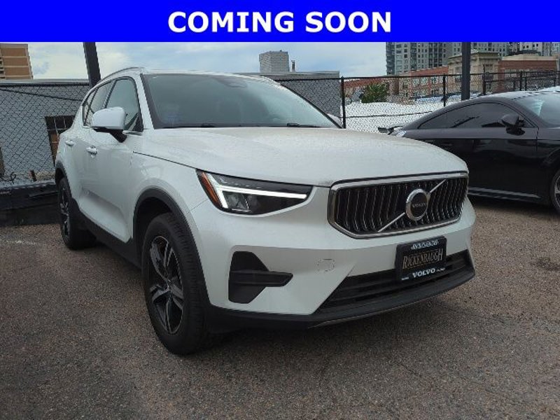 Certified 2025 Volvo XC40 B5 Core image 1