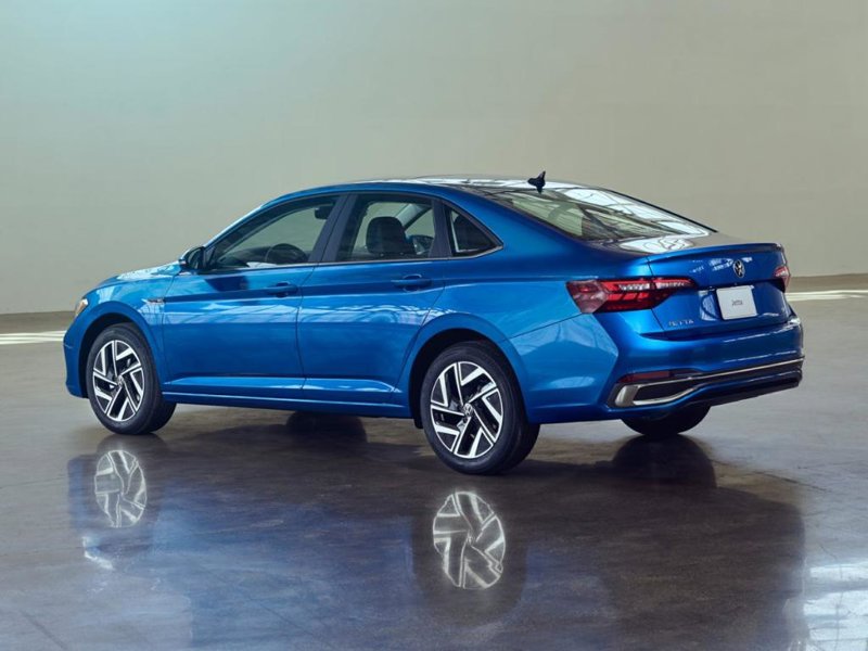 Certified 2024 Volkswagen Jetta SE w/ Panoramic Sunroof Package image 1