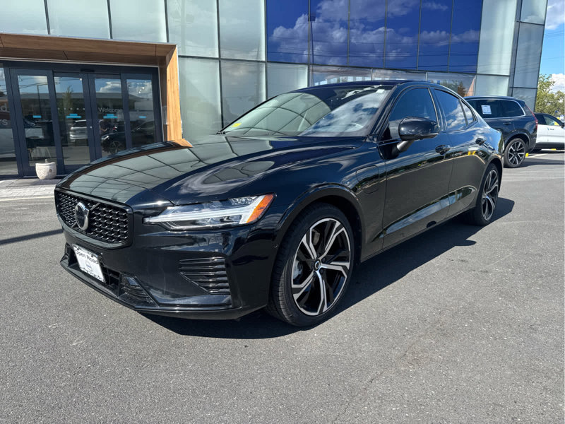 Certified 2023 Volvo S60 T8 Plus image 1