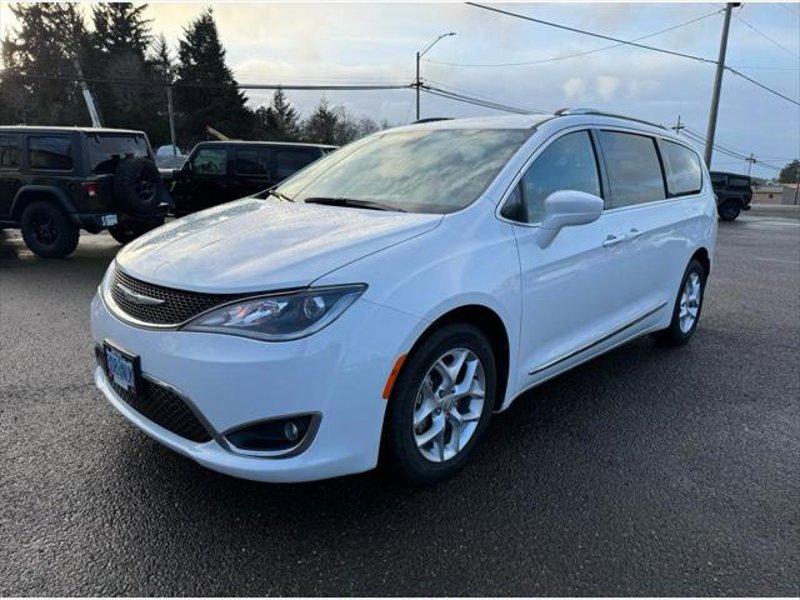 Certified 2020 Chrysler Pacifica Touring-L image 1