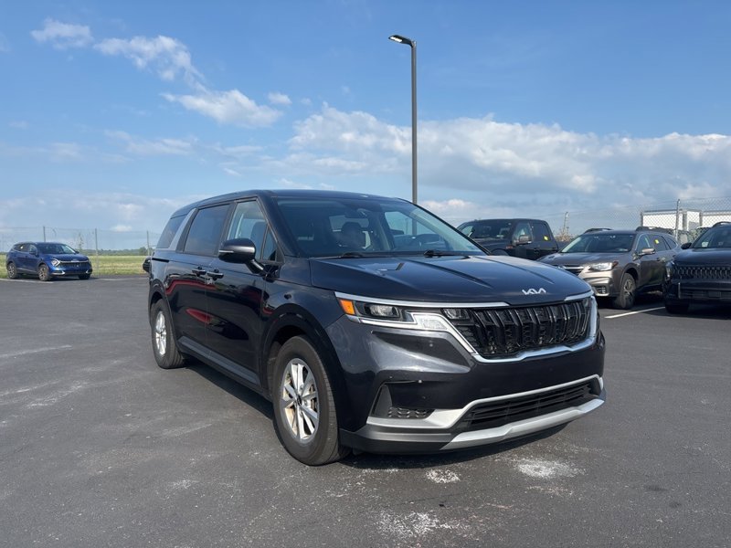 Certified 2022 Kia Carnival LX image 1