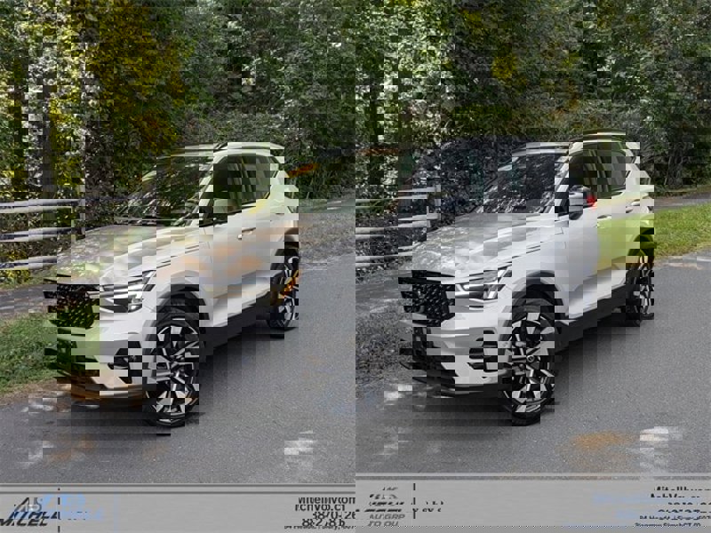 Certified 2025 Volvo XC40 B5 Plus image 1