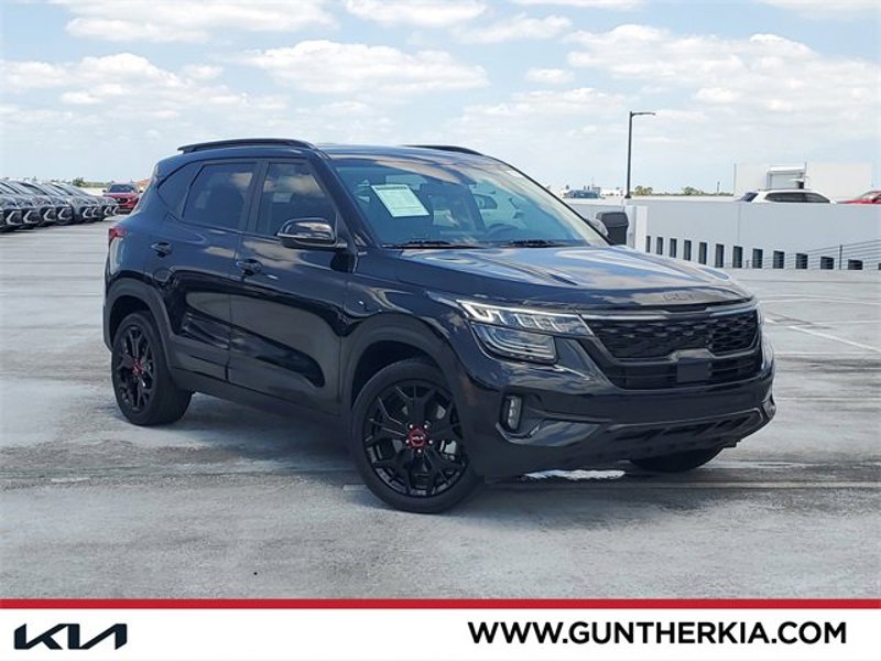 Certified 2023 Kia Seltos SX w/ SX Sunroof Package image 1
