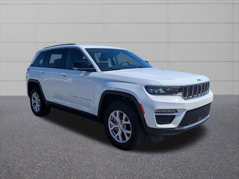 Certified 2022 Jeep Grand Cherokee Limited w/ Luxury Tech Group II image 1