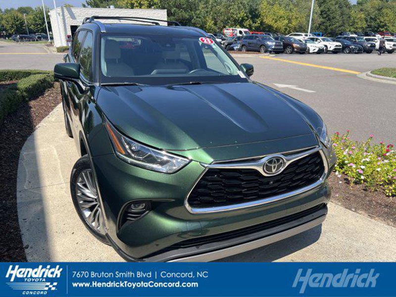 Certified 2023 Toyota Highlander Platinum image 1