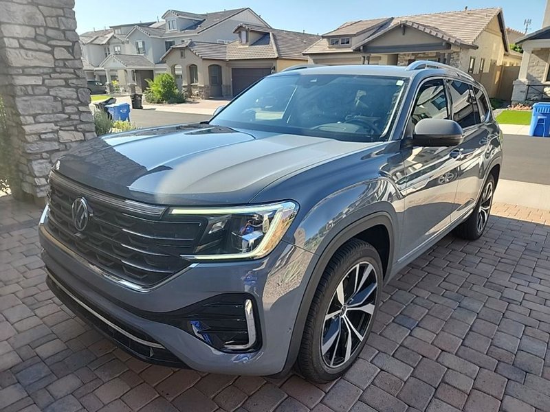 Used 2025 Volkswagen Atlas SEL Premium R-Line image 1