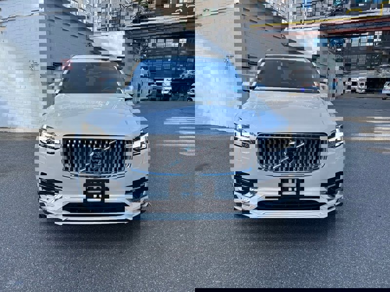 Certified 2024 Volvo XC90 B6 Ultimate w/ Lounge Package image 1