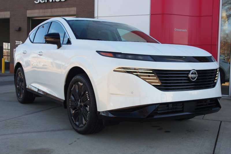 Certified 2025 Nissan Murano Platinum w/ Cargo Package image 1