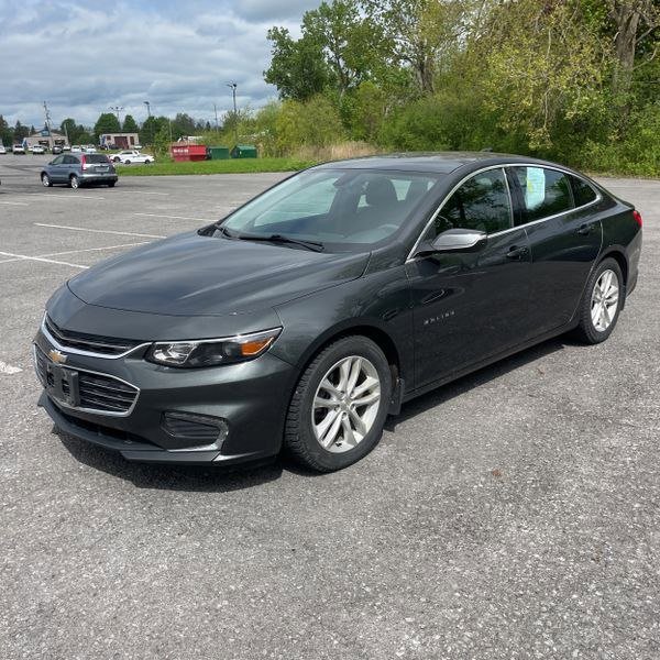 Used 2017 Chevrolet Malibu LT image 1