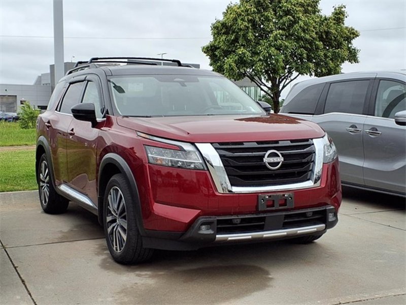 Certified 2022 Nissan Pathfinder Platinum w/ Cargo Package image 1