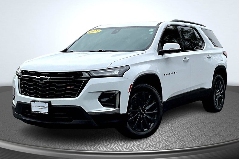 Certified 2023 Chevrolet Traverse RS image 1