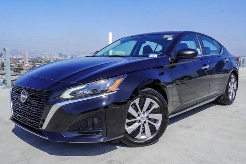 Certified 2024 Nissan Altima 2.5 S image 1