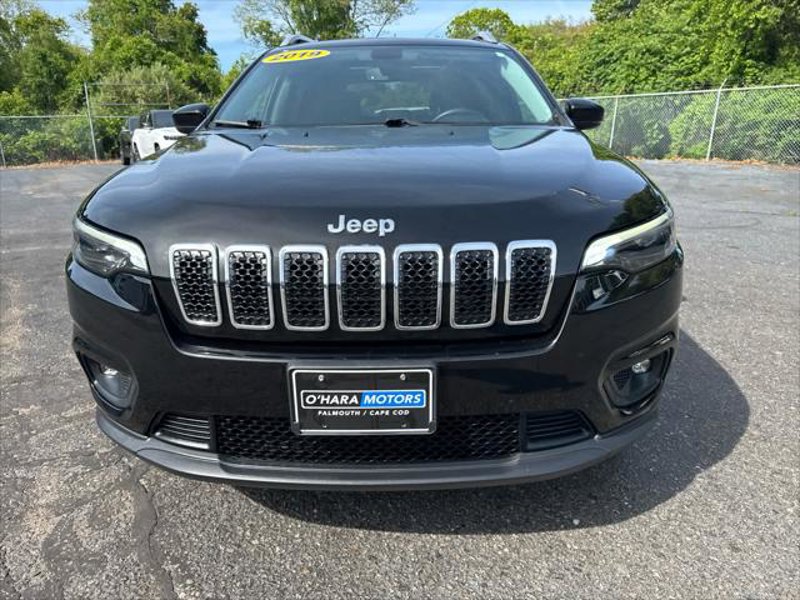 Certified 2019 Jeep Cherokee Latitude Plus w/ Comfort/Convenience Group image 1