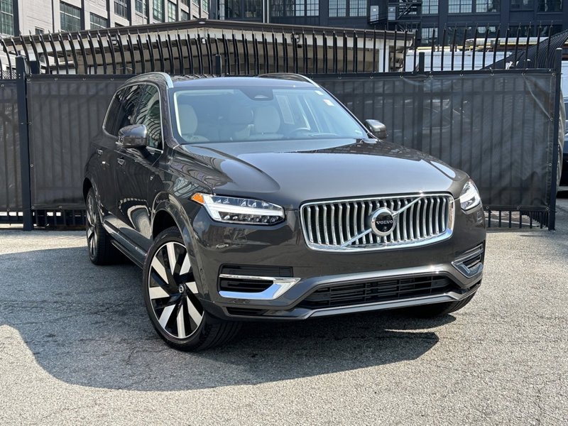 Certified 2024 Volvo XC90 T8 Ultimate image 1