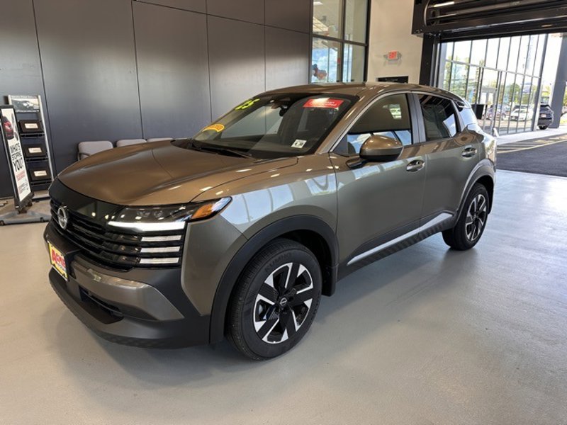 Certified 2025 Nissan Kicks SV image 1