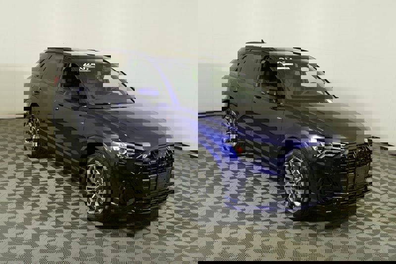 Certified 2024 Audi Q3 2.0T Premium Plus image 1