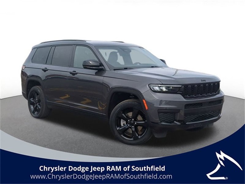 Certified 2023 Jeep Grand Cherokee L Laredo image 1