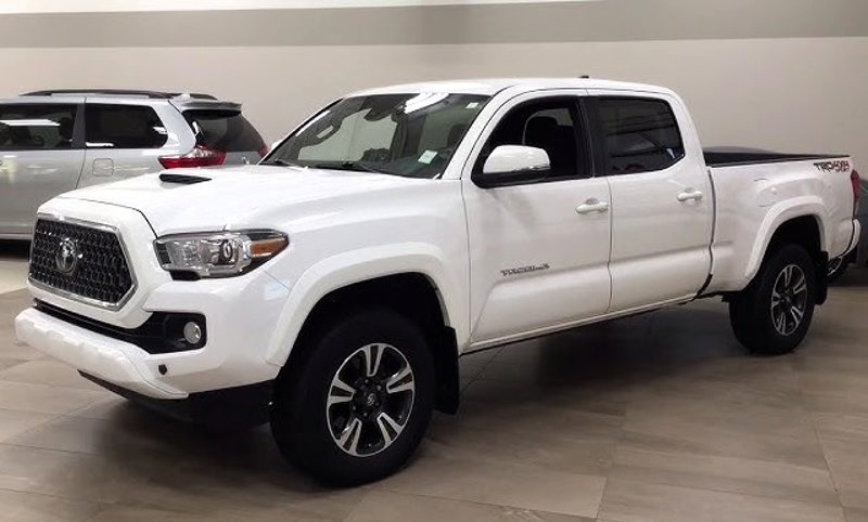 Used 2018 Toyota Tacoma TRD Sport w/ Technology Package image 1