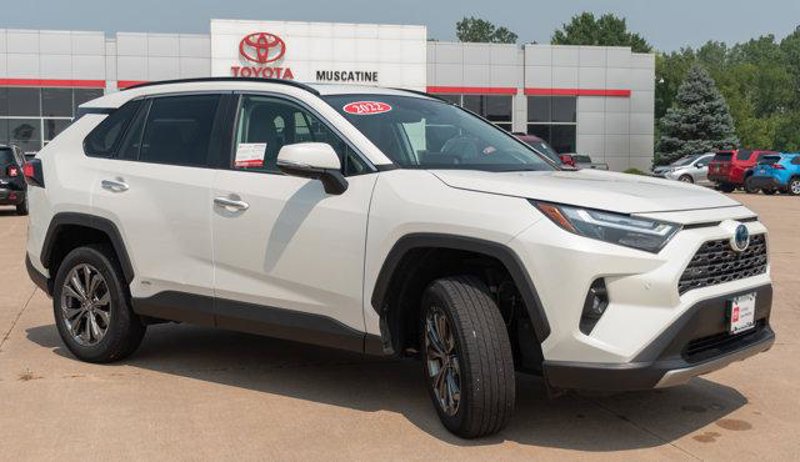 Certified 2022 Toyota RAV4 Limited image 1