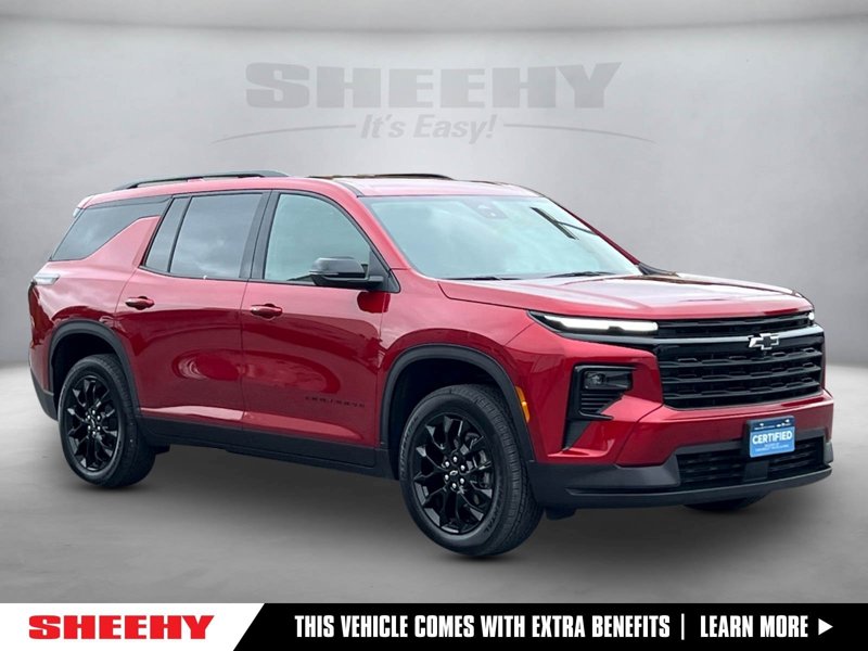 Certified 2025 Chevrolet Traverse LT w/ Midnight/Sport Edition image 1