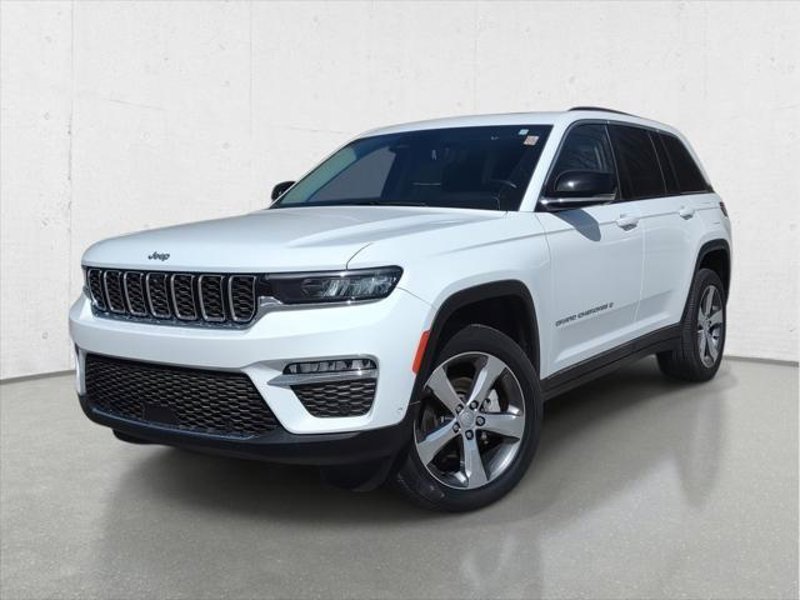 Certified 2022 Jeep Grand Cherokee Limited w/ Luxury Tech Group II image 1