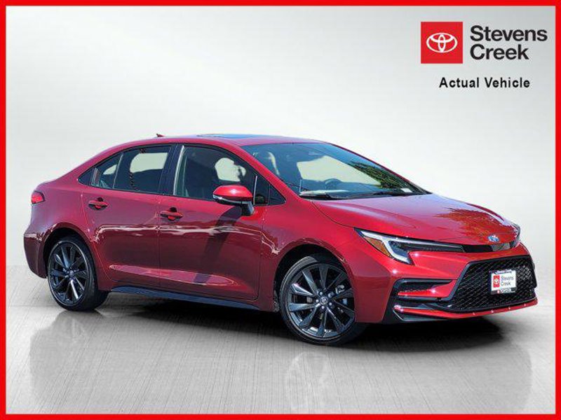 Certified 2025 Toyota Corolla SE image 1