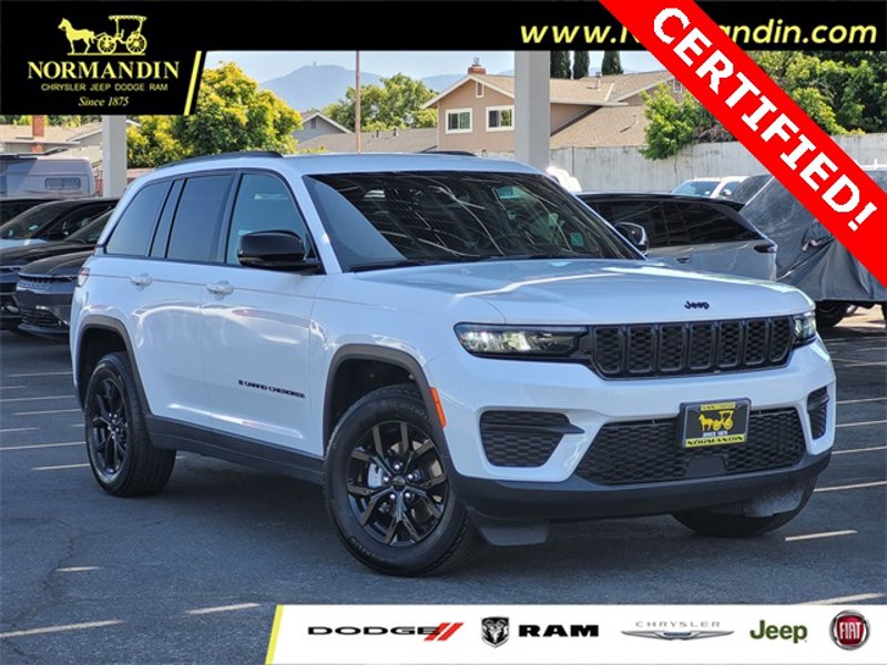 Certified 2024 Jeep Grand Cherokee Altitude image 1
