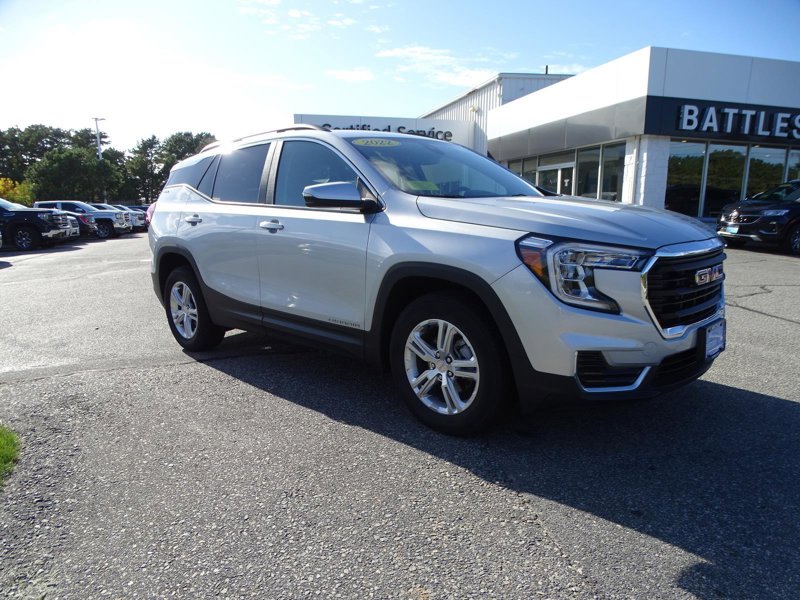 Certified 2022 GMC Terrain SLE w/ Driver Convenience Package image 1