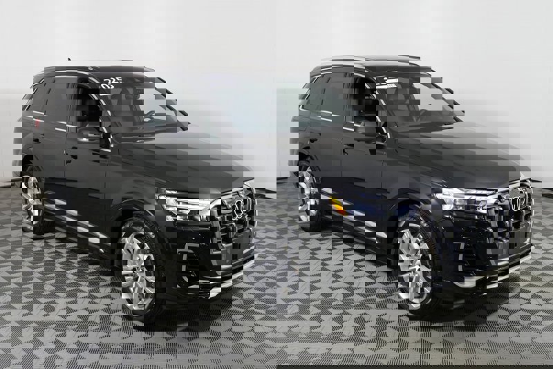 Certified 2025 Audi Q7 3.0T Prestige image 1