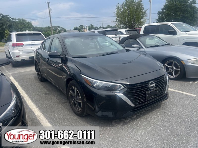 Certified 2025 Nissan Sentra SV image 1