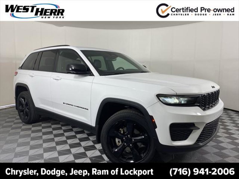 Certified 2022 Jeep Grand Cherokee Altitude image 1