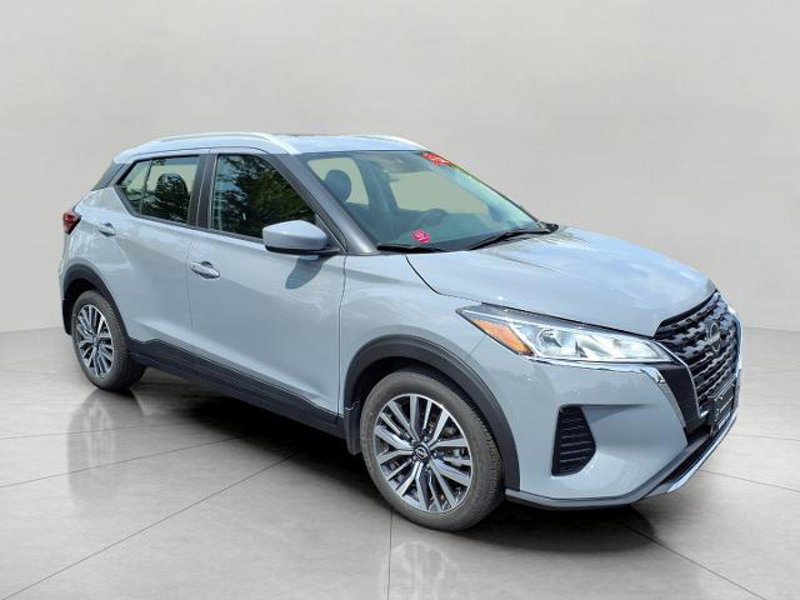 Certified 2024 Nissan Kicks SV image 1