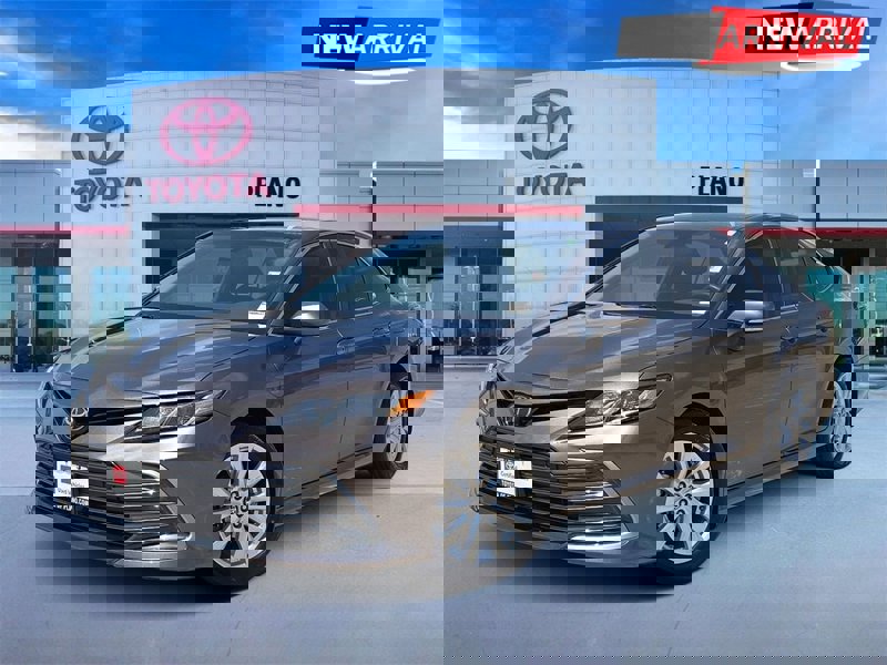 Certified 2023 Toyota Camry LE image 1