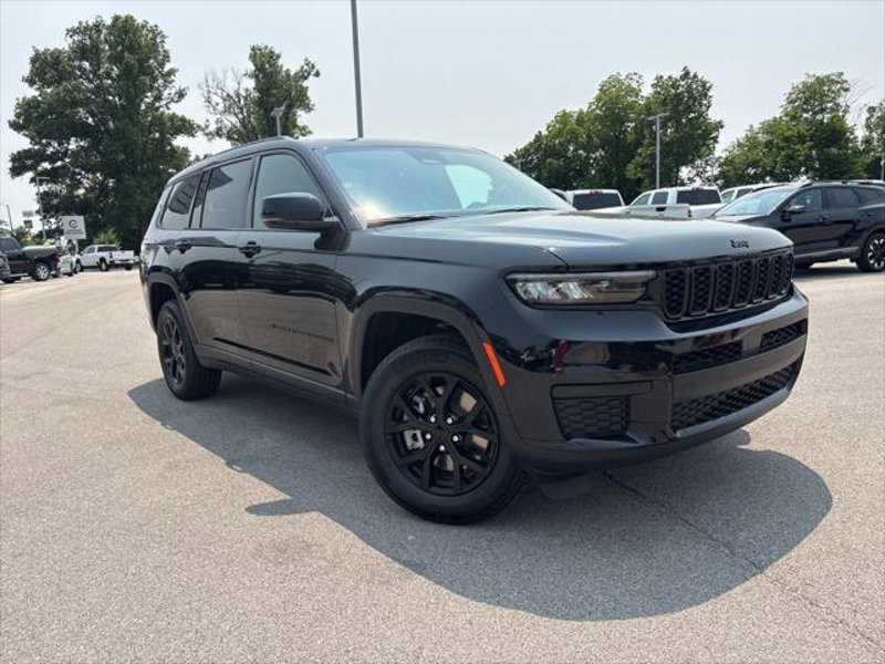 Certified 2025 Jeep Grand Cherokee L Altitude image 1