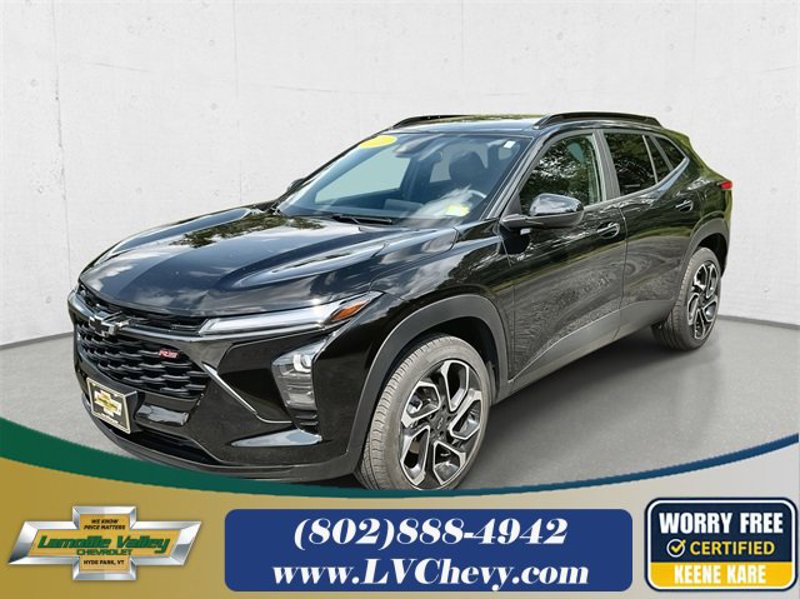 Certified 2024 Chevrolet Trax RS w/ Driver Confidence Package image 1