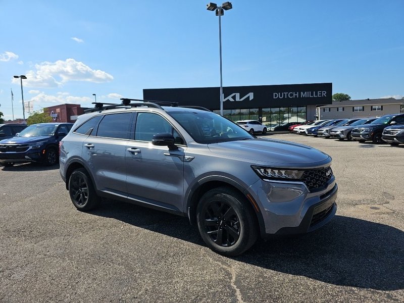 Certified 2022 Kia Sorento S image 1