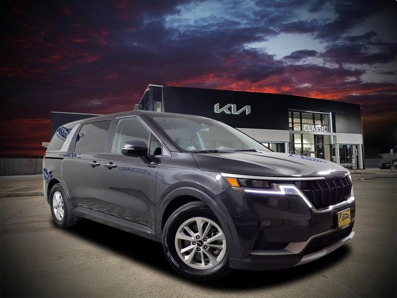 Certified 2024 Kia Carnival LX image 1
