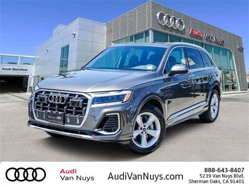 Certified 2025 Audi Q7 3.0T Premium w/ Convenience Package image 1