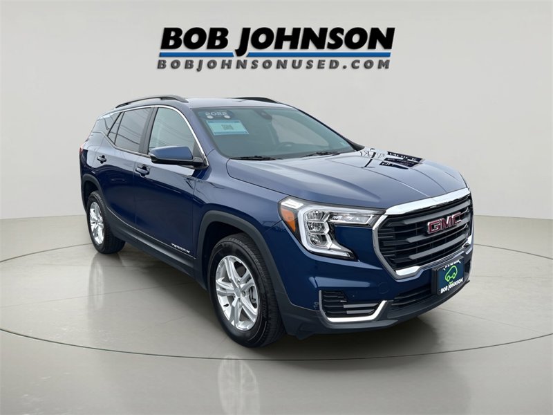 Certified 2022 GMC Terrain SLE w/ Driver Convenience Package image 1